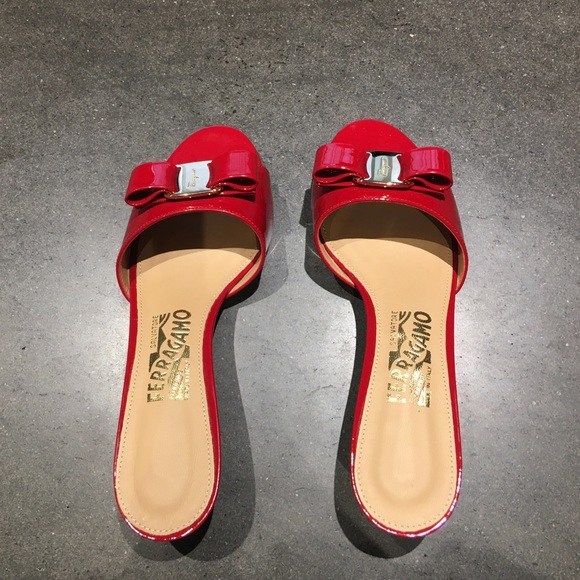 Brand new Ferragamo - vara bow slide sandal- size 6.5 - Picture 2 of 12